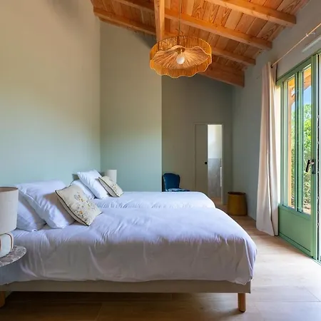 Aloe Moderne Avec Piscine Chauffee